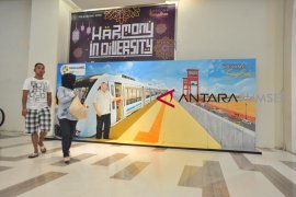 Mural sosialisasi Kereta LRT Page 2 Small