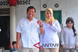 Cawawako Udin-Edison jadi peserta pertama mencoblos