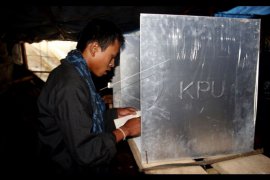 Pilkada 2018 - Warga Baduy Antusias Datangi TPS