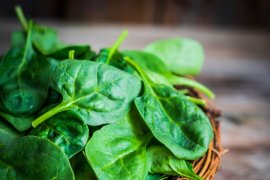 Lebih baik sayur bayam atau kale?