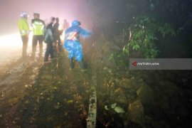 Jalur Gumitir Longsor, Sistem Buka Tutup Diberlakukan (Video)