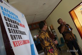 WABUP MENTAWAI SIDAK HARI PERTAMA KERJA Page 1 Small