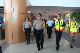 Kapolda Kalbar ancam tindak tegas perusahaan-penerbangan jual tiket mahal