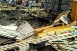 Longsor Kembali Terjadi di Tanah Merah Inhil, 3 Rumah Roboh