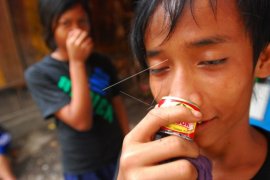 Polsek Barat tahan lima anak sedang "ngelem"