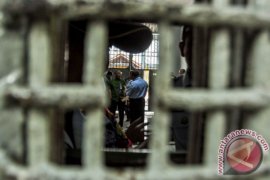 Pengamat: parpol larang mantan napi korupsi "nyaleg"