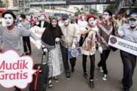 Pelindo Dumai Berangkatkan 129 Pemudik Gratis Menuju Medan dengan 3 Bus