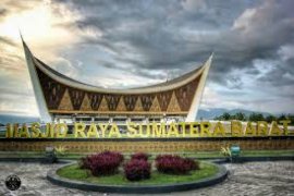 Masjid Raya dan "Hajar Aswar"
