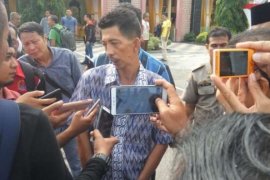 Rumah Dinasnya Digeledah KPK, Bupati Bengkalis Tetap Beraktivitas Seperti Biasa