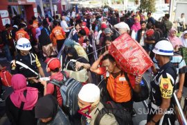 MUDIK STASIUN SENEN Page 1 Small