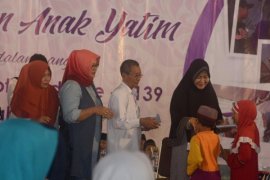 Pemkot Kediri Berikan Santunan pada Anak Yatim Piatu