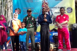 Festival Egrang ke-9 Diluncurkan Saat Kegiatan Pasar Lumpur di Jember