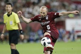 Iniesta dan Torres memulai debutnya di liga jepang