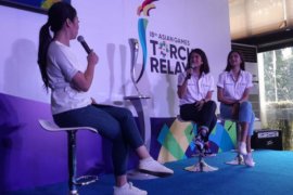 Dian Sastro-Mikha siap bawa obor Asian Games