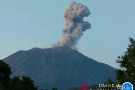 Condition of Mt Agung remains unstable