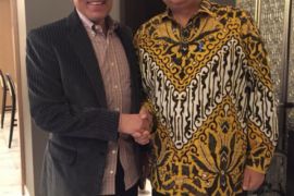 PENGERASAN BADAN JALAN TOL JAKARTA-CIKAMPEK BERGULIR