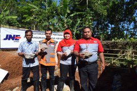 Rumah Wakaf bangun MCK di pelosok Sumedang