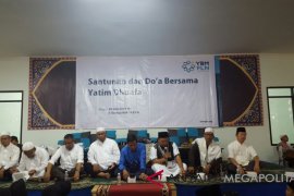 PLN area Bogor santuni 500 yatim dan dhuafa
