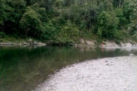 Jalan menuju kawasan wisata Langkat rusak