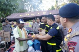 Suku terasing di Seram terima bantuan