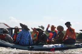 Desa Awang Landas akhirnya punya listrik