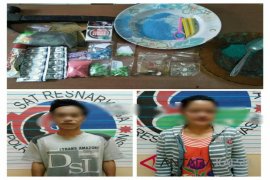 Police arrest husband and wife producing fake ecstasy