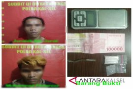Dua pengedar terjerat lima paket sabu-sabu