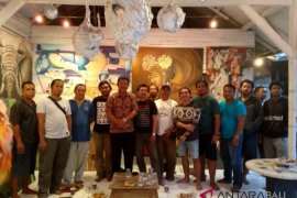 Perupa Badung "bangkit" dalam pameran bersama