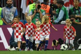 Piala Dunia - Anak pemain Kroasia rayakan kemenangan Page 1 Small