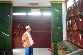 Museum keris di masjid