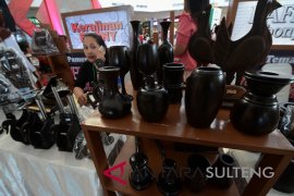 Pameran tematik produk kerajinan Sulawesi Tengah Page 1 Small