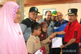 Bupati Sijunjung kerahkan pejabat terlibat bhakti sosial