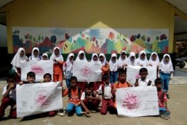 Mahasiswa IPB kenalkan pendidikan lingkungan dan etnobotani pada siswa SD