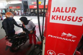 ESDM: Harga BBM naik seiring lonjakan minyak dunia di Timur Tengah