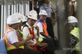 Presiden Tinjau Pengoperasian LRT Palembang Page 3 Small