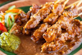 Sate ayam juara pada sambang griya duta besar Indonesia di Madrid