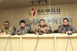 Bawaslu: Alasan SBY "walk out" harus diperiksa