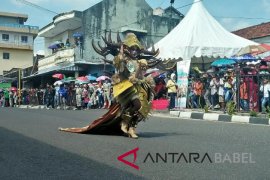 Puluhan peserta "fashion carnival" meriahkan TCOF 2018
