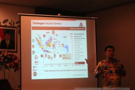 PT Semen Indonesia Ekspor Semen 1,2 Juta Ton