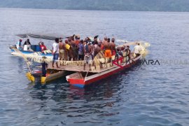 Masyarakat Raja Ampat  Deklarasi Kawasan Perikanan Adat