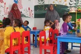 Avian Renovasi 50 Sekolah Pulau Jawa dan NTT