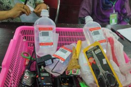 PPIH Surabaya Ingatkan Calhaj Dilarang Bawa "HT"
