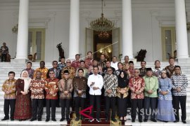 AUDIENSI PRESIDEN DENGAN BUPATI Page 1 Small