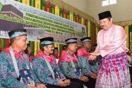 Bupati Bengkalis Lepas Satu Kloter Calhaj dari 2 Provinsi
