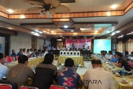 KPU Gunungsitoli rekapitulasi hasil penghitungan suara pilgub