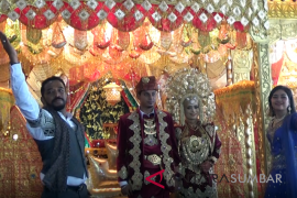 Melihat akulturasi budaya Muslim India dan adat Minang dalam pernikahan