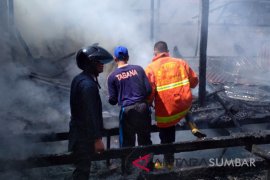 Terjebak saat rumahnya terbakar, Nelwati akhirnya meninggal dunia