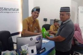 Kepala Cabang BPJS-Kesehatan Pekanbaru Jaga Loket Pelayanan Pelalawan