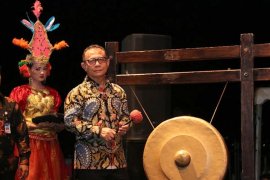 Bupati Mamuju siap dikritik untuk suksesnya pembangunan