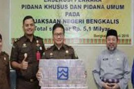 Pemkab Terima Uang Hasil Sitaan Kejari Bengkalis